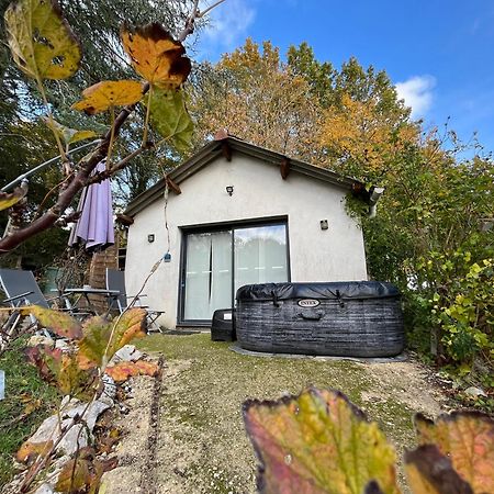 Cottage-Gite & Jacuzzi - Chez Flo & Marc シュジ・シュル・シゼ エクステリア 写真