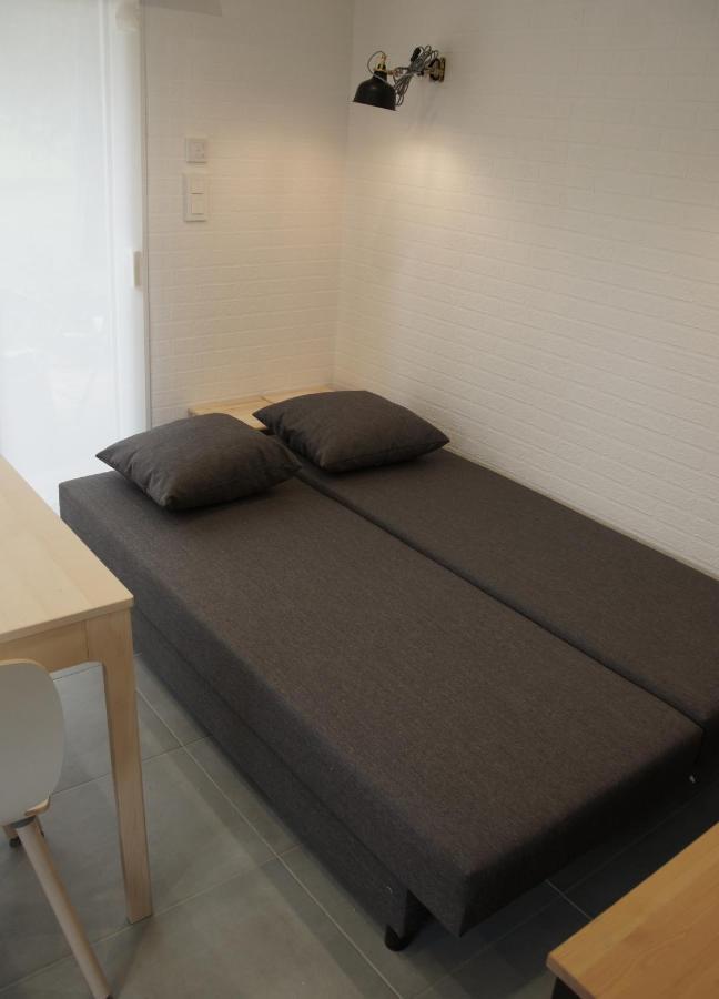 Cottage-Gite & Jacuzzi - Chez Flo & Marc シュジ・シュル・シゼ エクステリア 写真